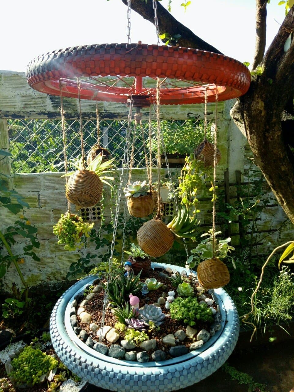 Độc đáo khu vườn ve chai của chị gái Lâm Đồng - 8 Độc đáo khu vườn ve chai của chị gái Lâm Đồng - 8