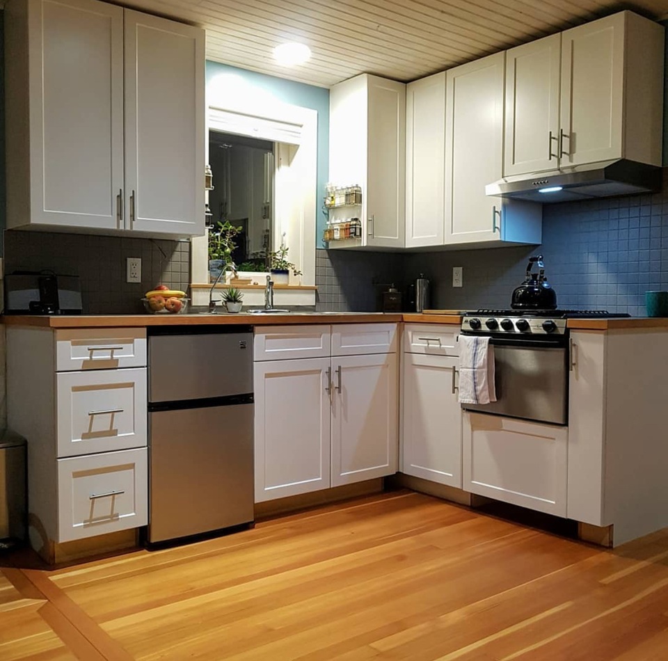 Bố đơn thân xây biệt thự nổi, trồng hoa tuyệt đẹp trên hồ sống cùng hai con - 9