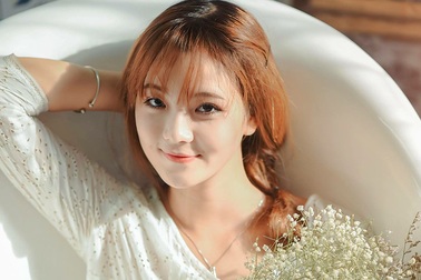 Ngắm mãi không chán nét dịu dàng của "hot girl dân tộc" Thu Hương