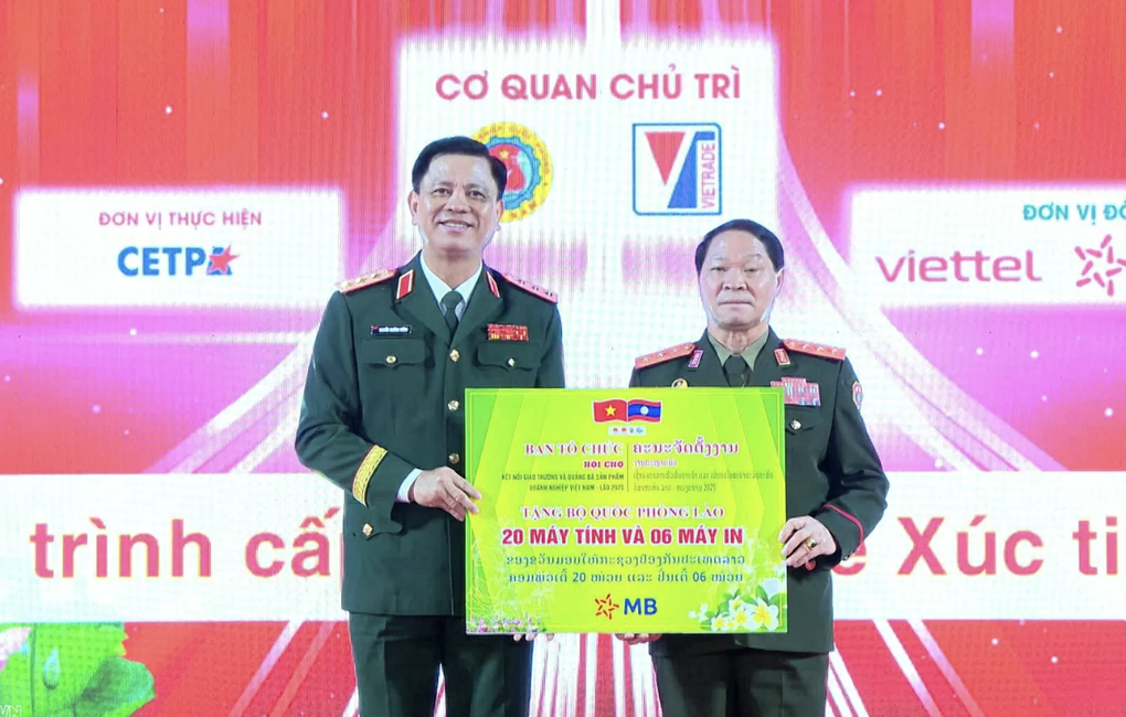 Khai mạc Hội chợ kết nối giao thương, quảng bá sản phẩm Việt Nam - Lào - 3