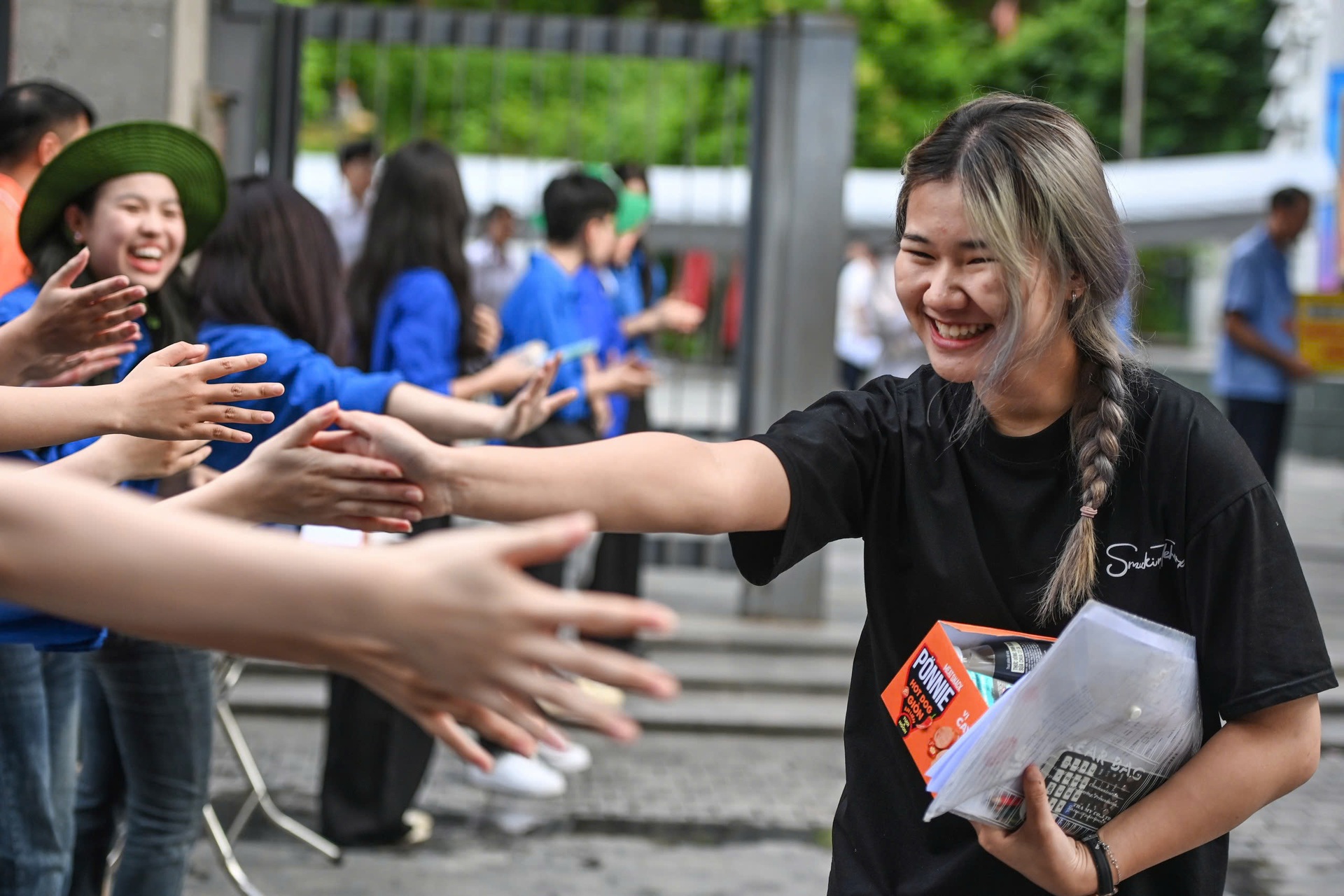 Đề thi tốt nghiệp THPT khó “vượt chuẩn”, ai thiệt trong cuộc đua đại học? - 8 Đề thi tốt nghiệp THPT khó “vượt chuẩn”, ai thiệt trong cuộc đua đại học? - 8