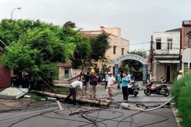 Bão số 2 làm thiệt hại nặng nề ở các địa phương ven biển