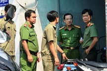 Kinh hoàng chồng chết trong thế treo cổ, vợ con chết trên giường