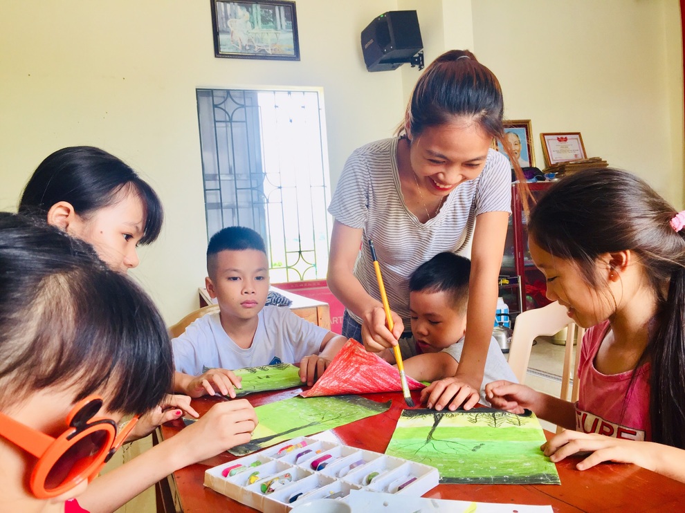 Bỏ phố về quê vì dịch, cô gái Nam Định mở lớp dạy vẽ miễn phí cho trẻ em - 5 Bỏ phố về quê vì dịch, cô gái Nam Định mở lớp dạy vẽ miễn phí cho trẻ em - 5