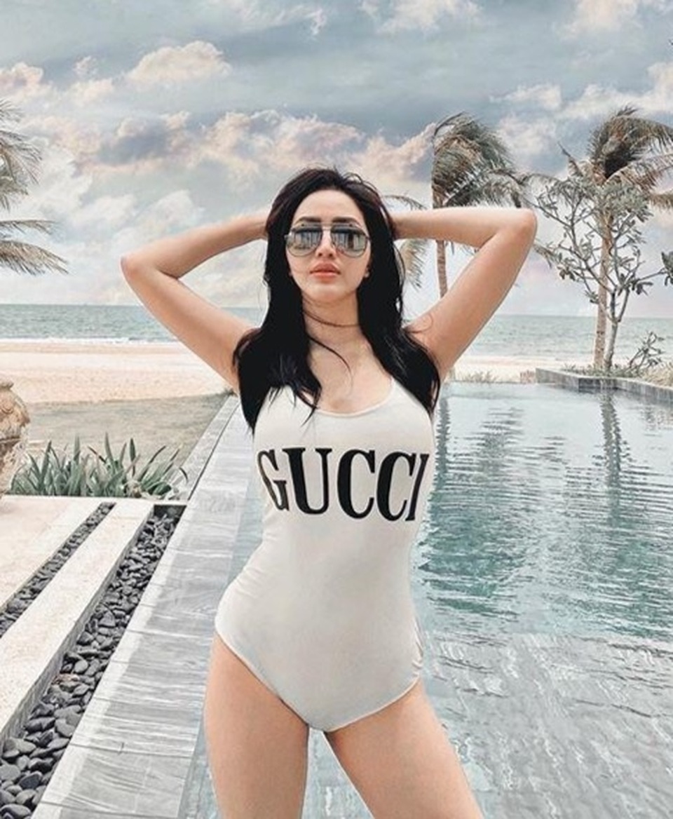 Phong cách đối lập của Hoa hậu Trần Tiểu Vy và Kỳ Duyên - 10 Phong cách đối lập của Hoa hậu Trần Tiểu Vy và Kỳ Duyên - 10