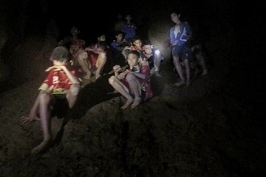 Bị mắc kẹt trong hang, con người có thể sống bao lâu?