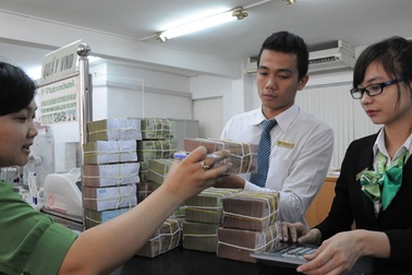 Lại đề xuất đánh thuế tiền gửi ngân hàng