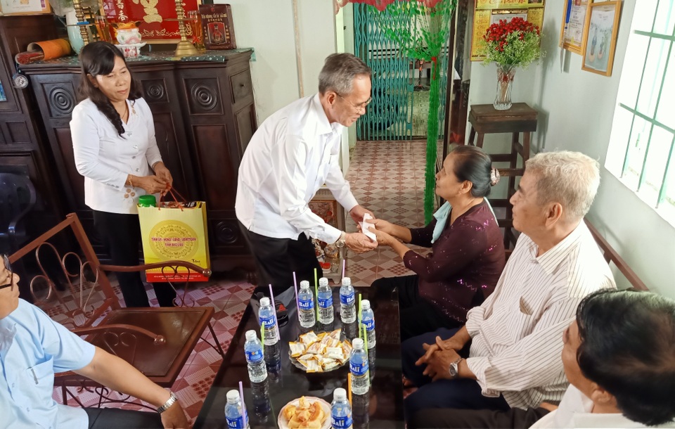 Chăm lo gia đình chính sách trên tinh thần quyết liệt, khẩn trương, tận tụy - 1 Chăm lo gia đình chính sách trên tinh thần quyết liệt, khẩn trương, tận tụy - 1