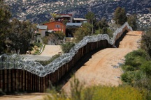 Ông Trump thua kiện, dự án tường xây tường biên giới lại bị chặn