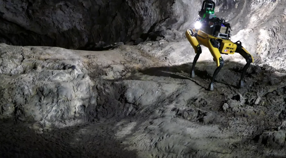 NASA sắp sử dụng chó robot tích hợp AI khám phá hang động trên Sao Hỏa - 1 NASA sắp sử dụng chó robot tích hợp AI khám phá hang động trên Sao Hỏa - 1