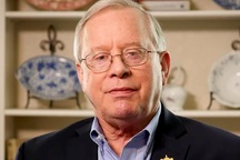 Nghị sĩ Mỹ đầu tiên qua đời vì Covid-19