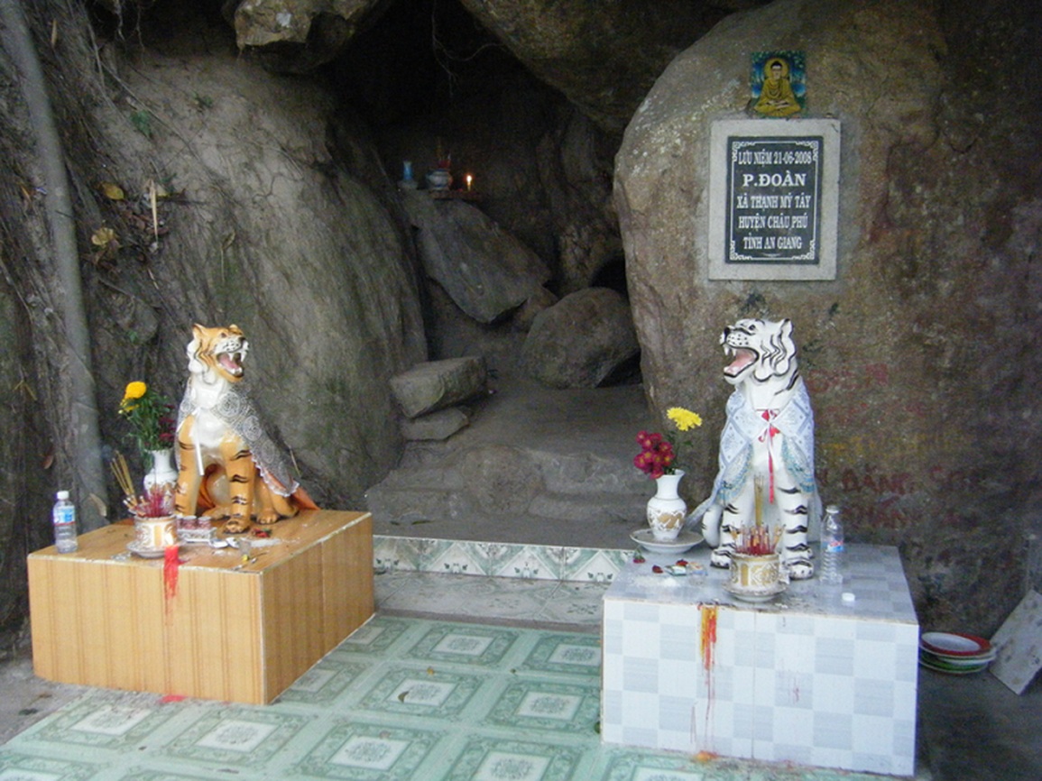 Hồ sơ vụ án Đạo đâm giả cọp thần trên Thiên Cấm Sơn - 4 Hồ sơ vụ án Đạo đâm giả cọp thần trên Thiên Cấm Sơn - 4