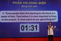 Nữ sinh Đại học Xây dựng Hà Nội giành giải nhất Hội thi Olympic tiếng Anh