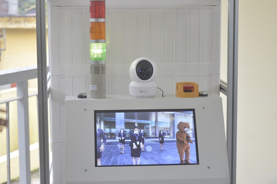 Việt Nam chế tạo thành công robot vận chuyển trong các khu vực cách ly - 2 Việt Nam chế tạo thành công robot vận chuyển trong các khu vực cách ly - 2