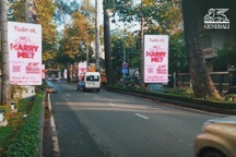 Hàng ngàn người bất ngờ được "cầu hôn" trên khắp các tuyến phố lớn