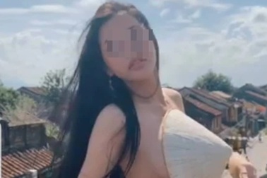 Bức xúc hiện tượng bạn trẻ khoe thân, ăn mặc phản cảm nơi công cộng