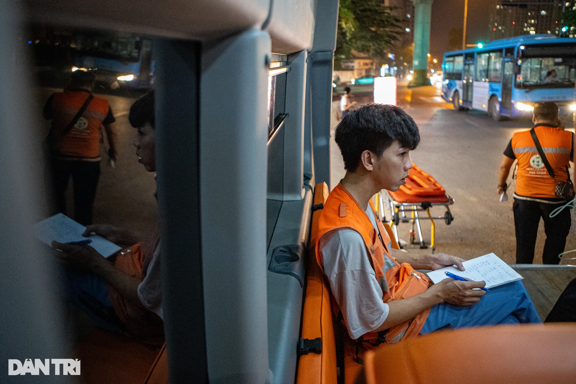 Những người hùng cứu 12 nạn nhân vụ cháy chung cư: 4 năm tuần đêm cứu người - 9 Những người hùng cứu 12 nạn nhân vụ cháy chung cư: 4 năm tuần đêm cứu người - 9