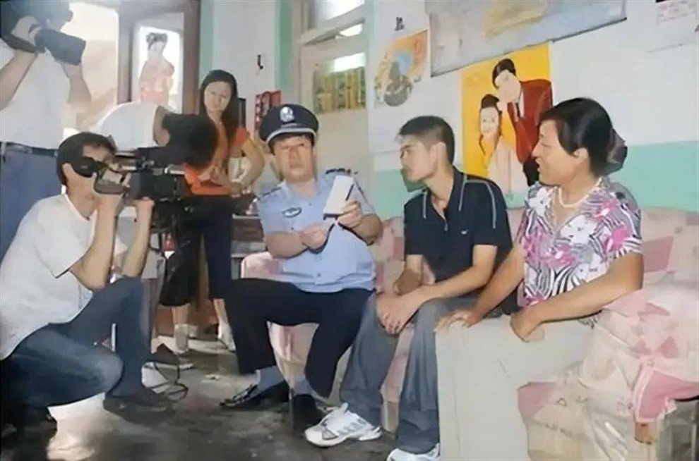 Tìm được cha ruột, chàng trai cay đắng biết mình bị lừa suốt 16 năm - 2 Tìm được cha ruột, chàng trai cay đắng biết mình bị lừa suốt 16 năm - 2