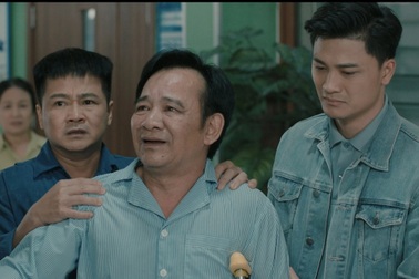 Đạo diễn "Chạm vào hạnh phúc" nói gì về vụ bị đòi nợ tại buổi ra mắt phim?