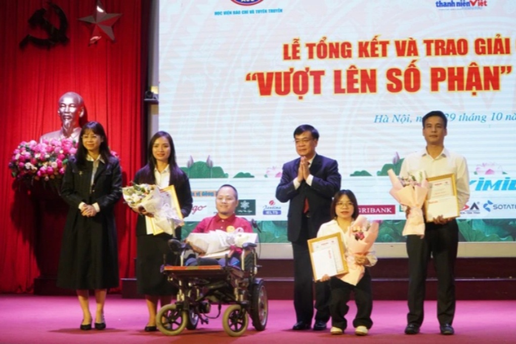 Lan toả những câu chuyện truyền cảm hứng vượt lên số phận - 2 Lan toả những câu chuyện truyền cảm hứng vượt lên số phận - 2