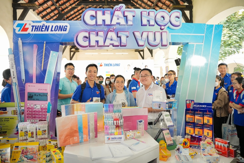 Tiếp sức mùa thi 2023: Lập nhiều kỷ lục, giảm áp lực thi cử cho thí sinh - 4 Tiếp sức mùa thi 2023: Lập nhiều kỷ lục, giảm áp lực thi cử cho thí sinh - 4