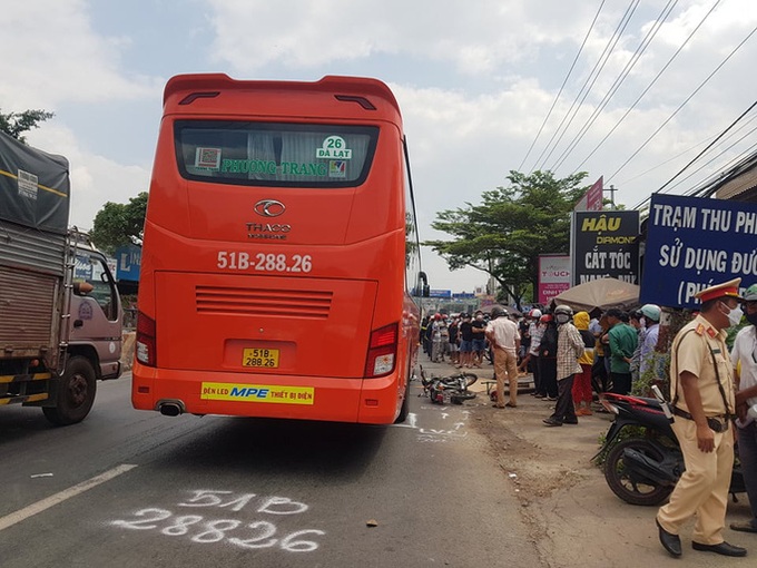 Hiện trường vụ tai nạn thương tâm khiến 1 học sinh tử vong tại chỗ.