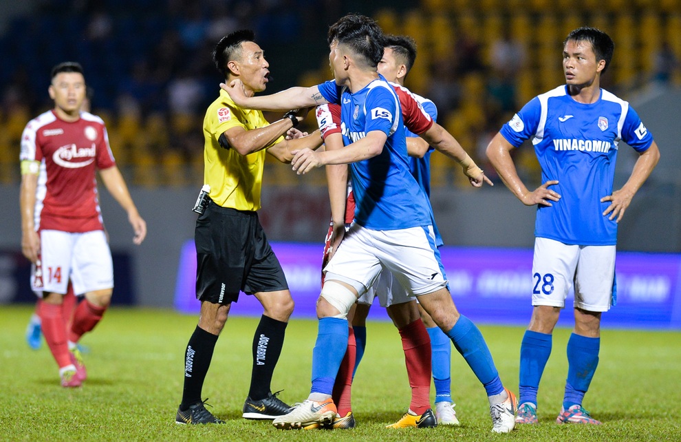 Cầu thủ Than Quảng Ninh đồng loạt dọa kiện đội bóng lên FIFA - 1 Cầu thủ Than Quảng Ninh đồng loạt dọa kiện đội bóng lên FIFA - 1