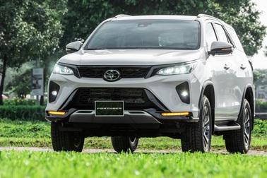 Fortuner 2020 dẫn đầu phân khúc SUV cỡ trung tháng 10 với hơn 1.100 xe bán ra, “đe nẹt” đối thủ