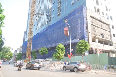 Hà Nội lập phương án phá dỡ mặt tiền tòa nhà 8B Lê Trực