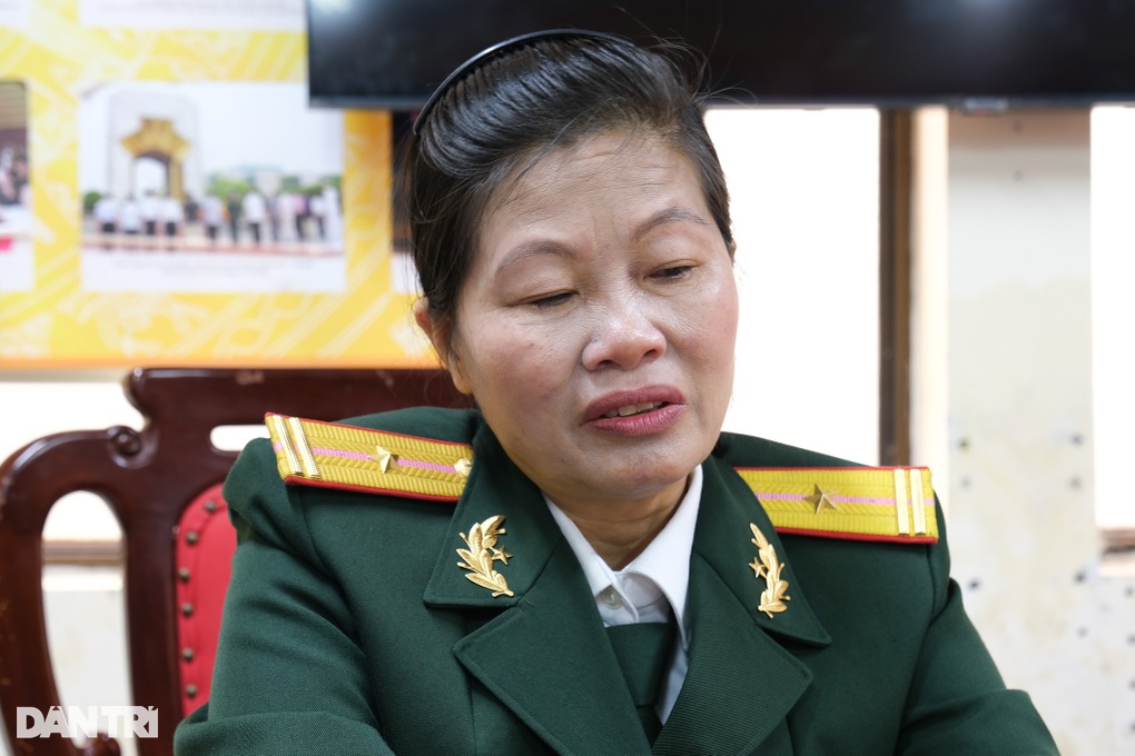 Nữ chiến sĩ khóc nghẹn ngày nhận ADN cha sau 54 năm chờ đợi - 3 Nữ chiến sĩ khóc nghẹn ngày nhận ADN cha sau 54 năm chờ đợi - 3