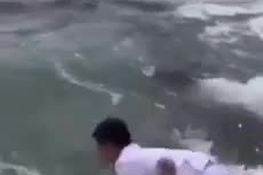 Những tai nạn bất ngờ và hài hước khi chụp ảnh cưới