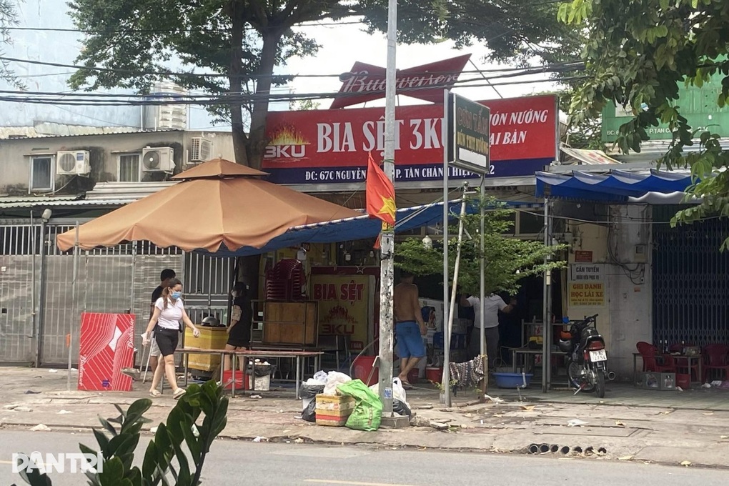 Hỗn chiến tại quán nhậu lúc rạng sáng ở TPHCM, nhiều người bị thương - 1 Hỗn chiến tại quán nhậu lúc rạng sáng ở TPHCM, nhiều người bị thương - 1