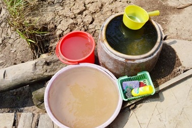 Xã nghèo quay quắt trong hạn, mặn