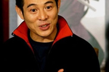 Lý Liên Kiệt “giải cứu” Natalie Portman