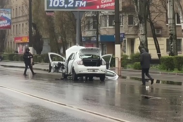 Hiện trường vụ nổ ô tô khiến quan chức thân Nga tại Melitopol bị thương