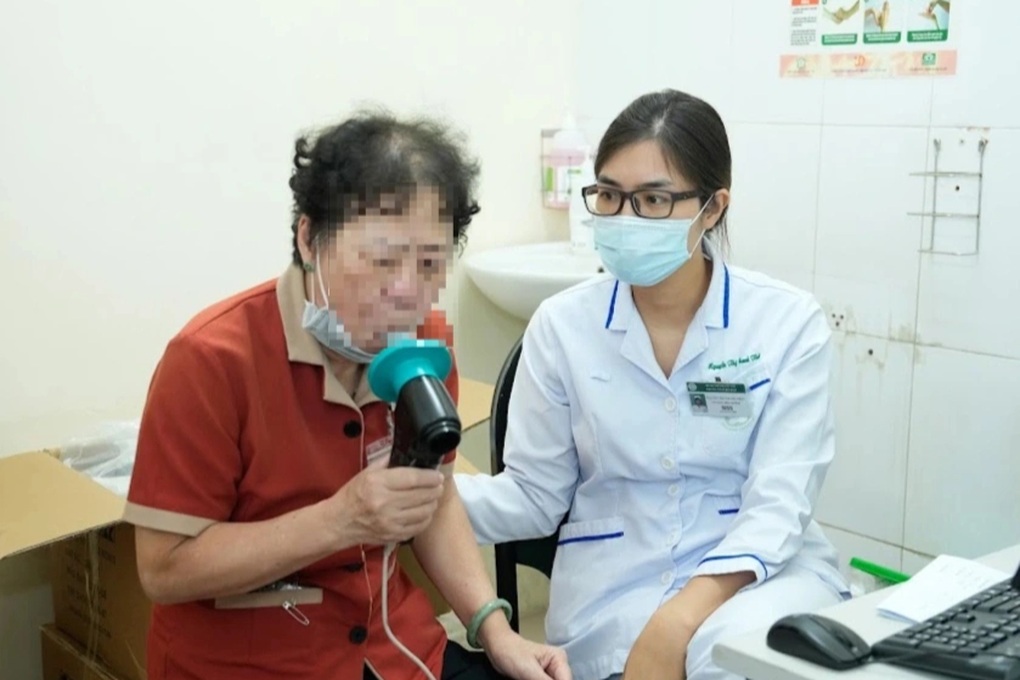Việt Nam đối mặt gánh nặng sức khỏe phổi do COPD - 2 Việt Nam đối mặt gánh nặng sức khỏe phổi do COPD - 2