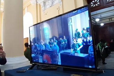 Người đeo nhiều vàng nhất Việt Nam hầu tòa