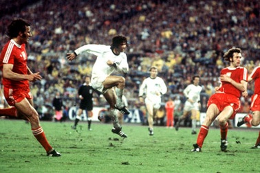 Gerd Mueller: "Kẻ dội bom" vĩ đại