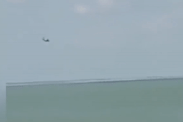 Khoảnh khắc cường kích Su-25 Nga lao xuống biển