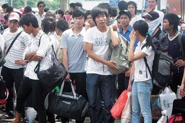 Thành Đoàn Hà Nội thuê xe đưa 1.000 SV về quê ăn Tết