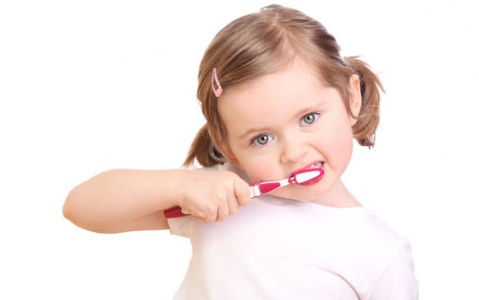 Trẻ em có thể dùng kem đánh răng người lớn hay không? - 1 Trẻ em có thể dùng kem đánh răng người lớn hay không? - 1