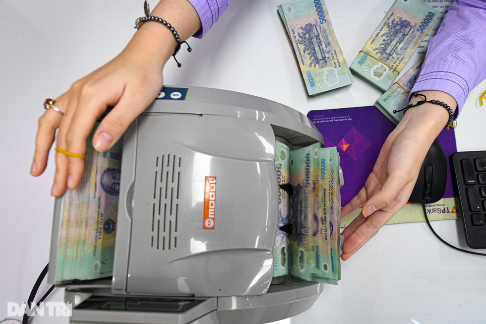 Ngân hàng ồ ạt báo lãi nghìn tỷ, chục nghìn tỷ đồng, không bên nào thua lỗ - 2 Ngân hàng ồ ạt báo lãi nghìn tỷ, chục nghìn tỷ đồng, không bên nào thua lỗ - 2