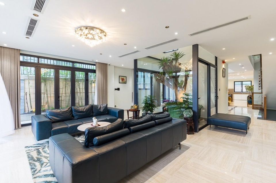 Cận cảnh nhà phố sang trọng ngập cây xanh của vị doanh nhân ở Bến Tre - 4