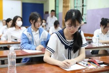 Y dược khó tuyển sinh, người học sư phạm giảm gần một nửa