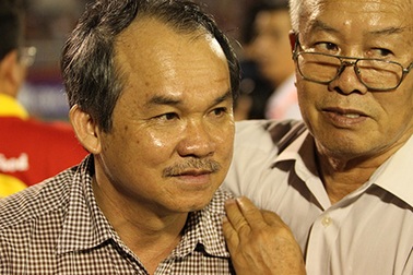 Bầu Đức tiếp tục chê HLV Miura