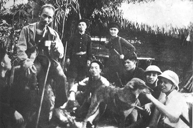 Người cảnh vệ và ký ức được Bác Hồ "giải cứu" khỏi hố công sự