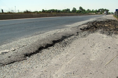 Hoảng hồn với chất lượng con đường trị giá hơn 300 tỷ đồng