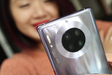 Mỹ cấm vận, Huawei vẫn bán điện thoại tốt hơn năm ngoái