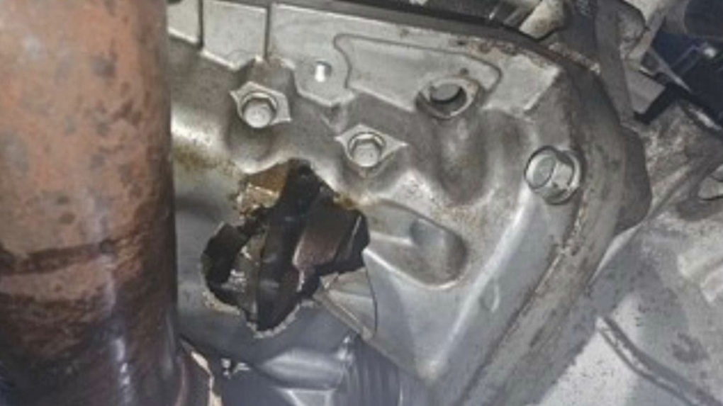 Hyundai Santa Fe bị tố vỡ động cơ khi chưa hết hạn bảo hành - 2 Hyundai Santa Fe bị tố vỡ động cơ khi chưa hết hạn bảo hành - 2