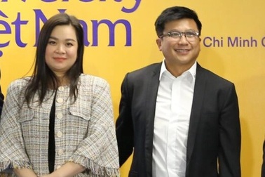 Vợ chồng bà Nguyễn Thanh Phượng tiếp tục nhận thù lao 0 đồng